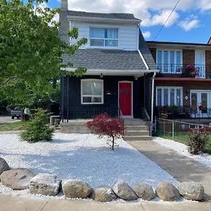  Holiday home Cheerful 3bdm With Free Parking On Premises Canada