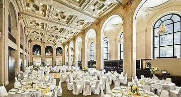 One King West Hotel And Residence Toronto